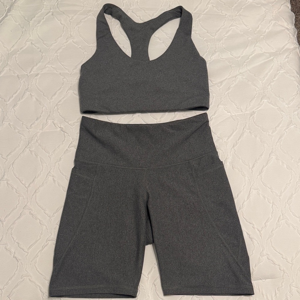 Old Navy Gray Women’s Workout Set